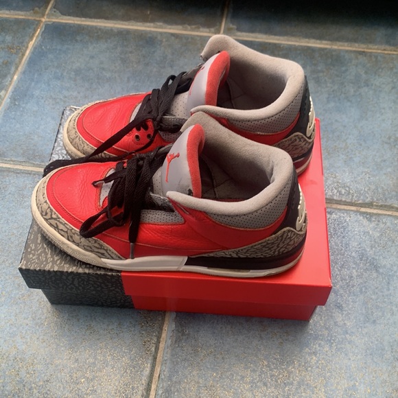 Air Jordan 3 Rétro SE Grade School - Picture 3 of 5